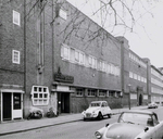 De scholen in de Riouwstraat
              <br/>
              J.M. Arsath Ro'is, Beeldbank Stadsarchief, 1 maart 1973